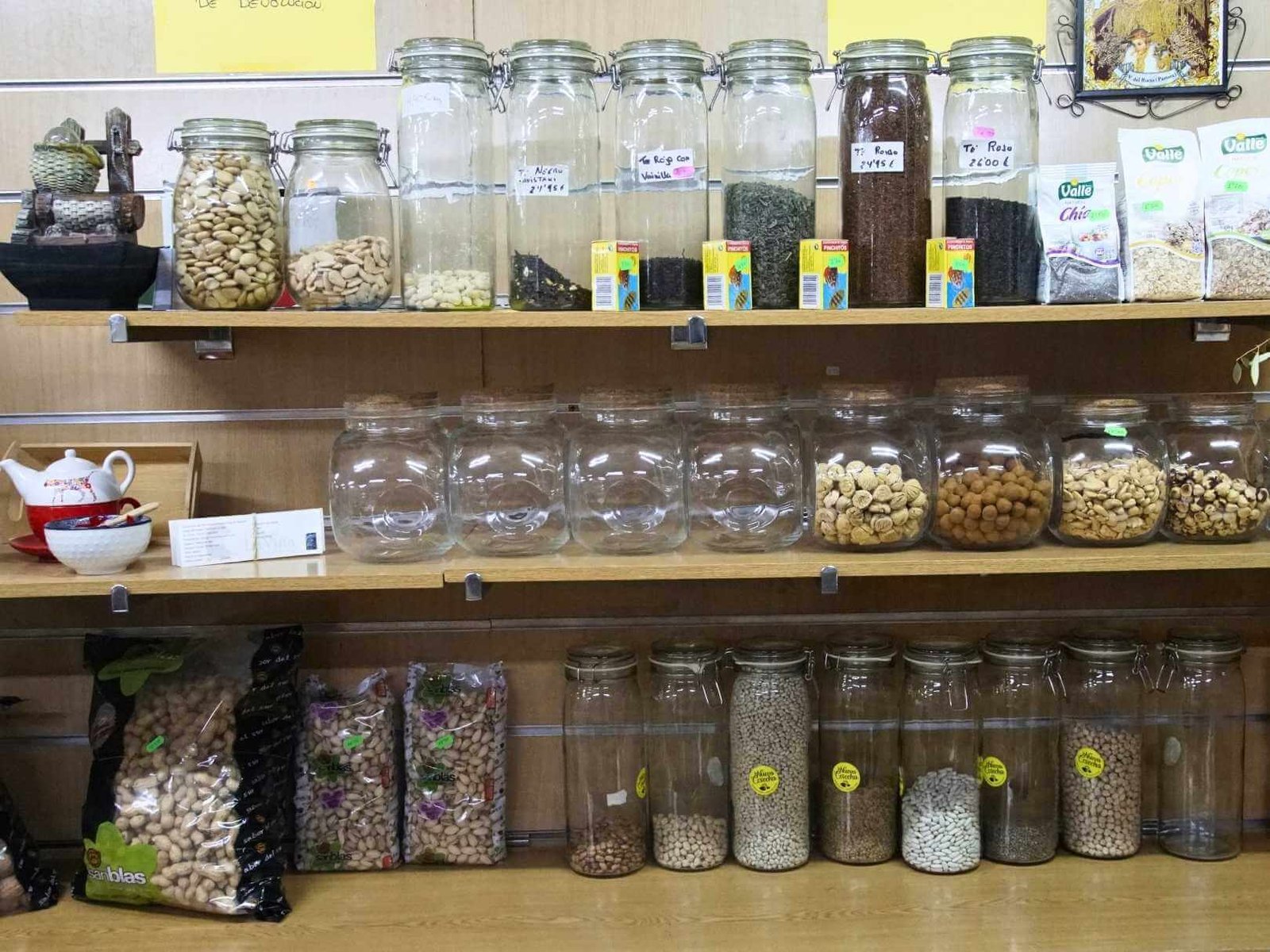 7 semilleria-paraiso-mascotas-plantas-productos-naturales-infusiones-frutos-secos-sevilla